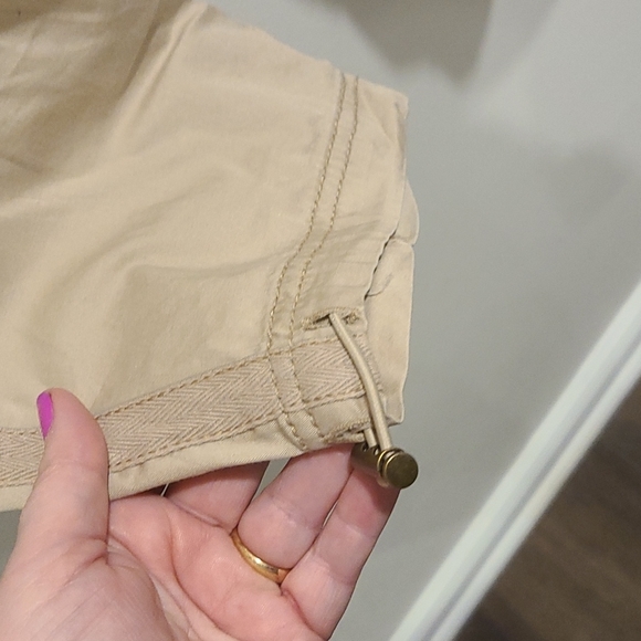 NWT TNL Mode Beige Cargo Capri - Picture 5 of 6